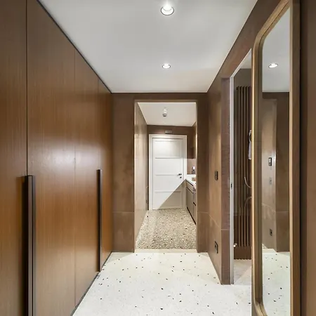 Palazzo Dell'albero D'oro *