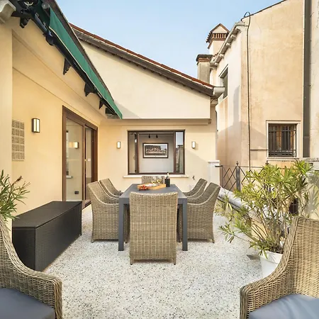 Palazzo Dell'albero D'oro