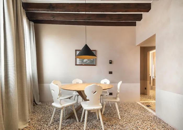 Palazzo Dell'albero D'oro