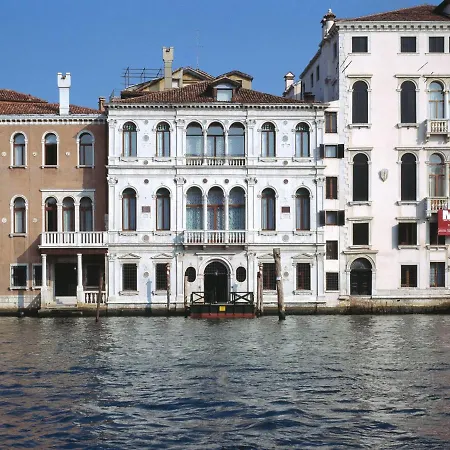 Palazzo Dell'albero D'oro Apartmán *