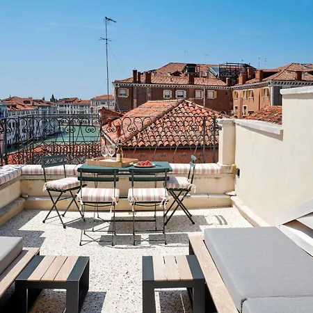 Palazzo Dell'albero D'oro Benátky