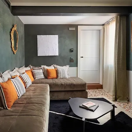 Apartman Palazzo Dell'albero D'oro *